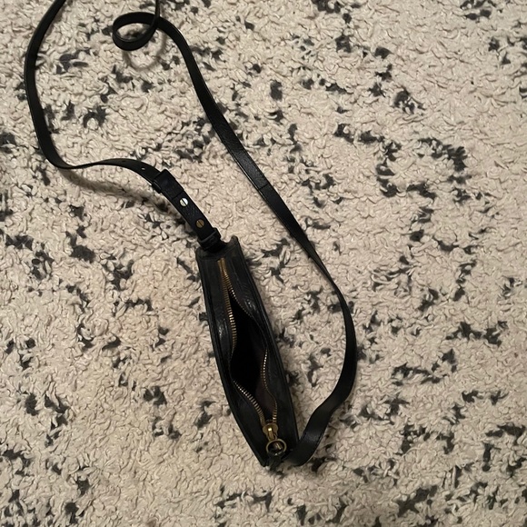 Madewell half moon crossbody - Picture 3 of 4